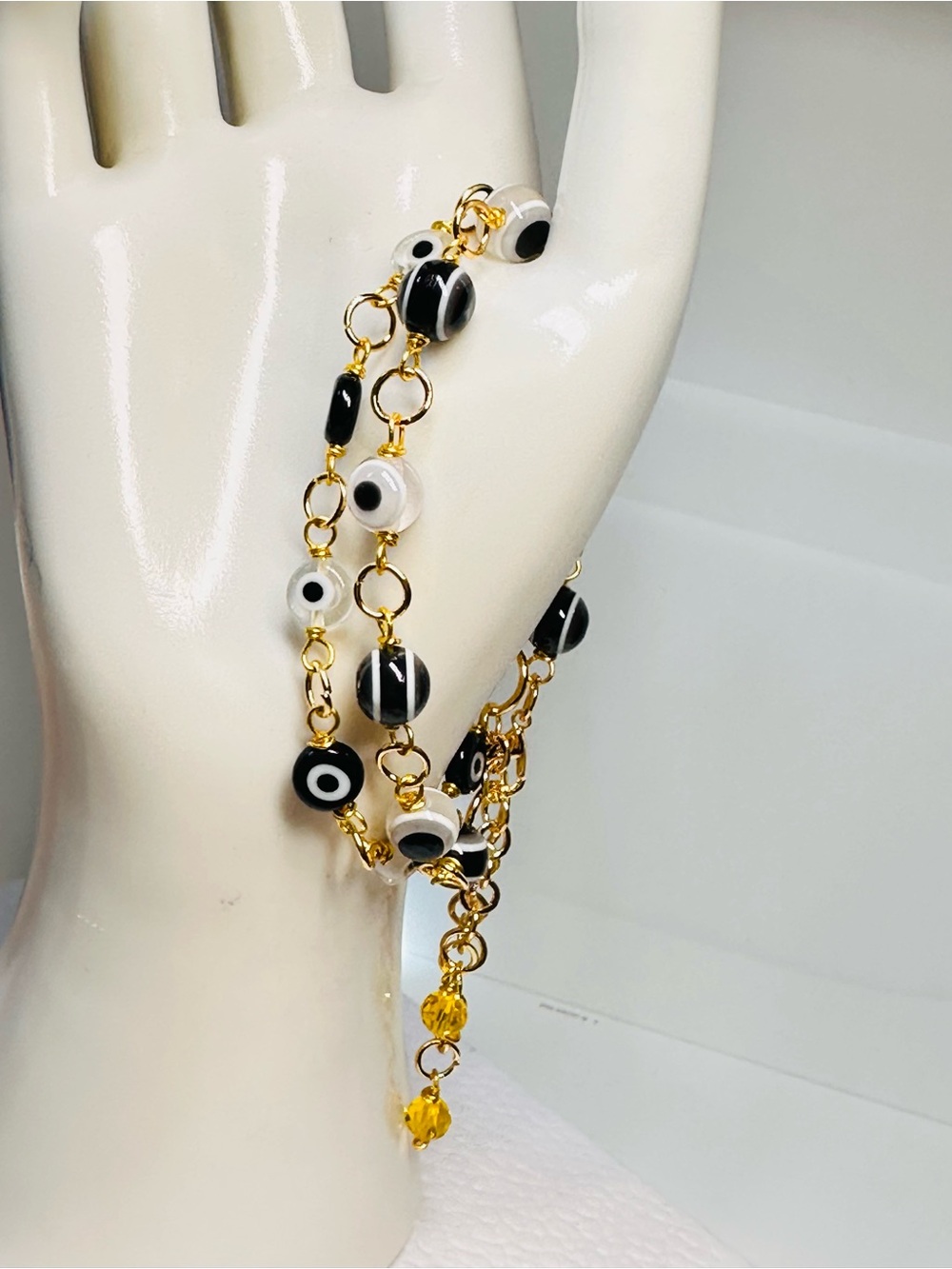 Set  black & white Evil Eye bracelets